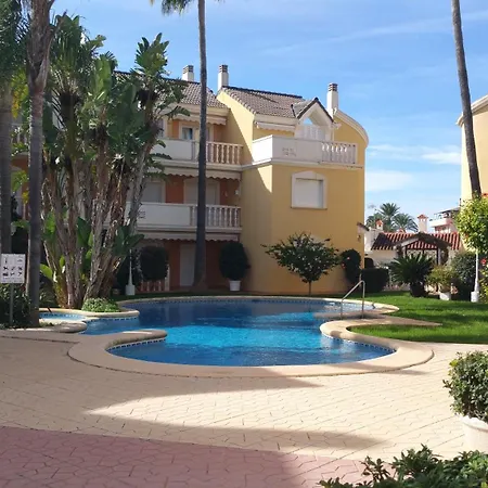 Holiday home Adosado Nadine Locdenia *